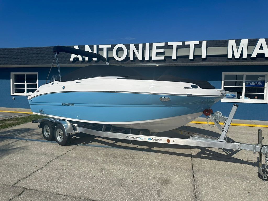 Used 2025 Stingray 211DC 269 For Sale in Hudson, FL 5033433836 Boatmart