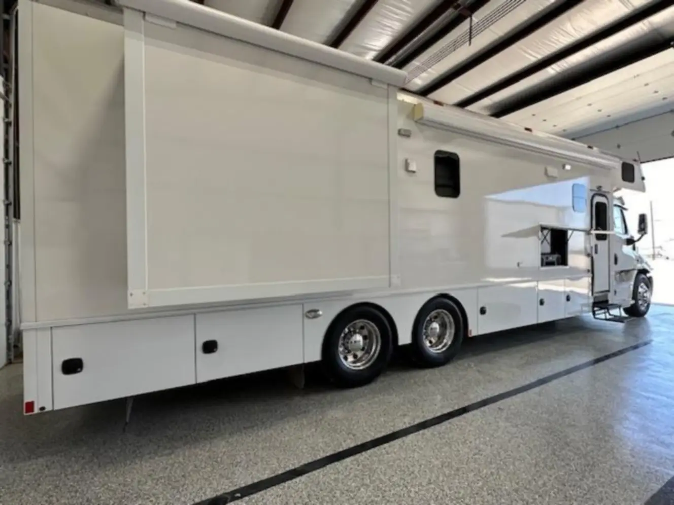 A photo of this 2019 Renegade CLASSIC 41CRW