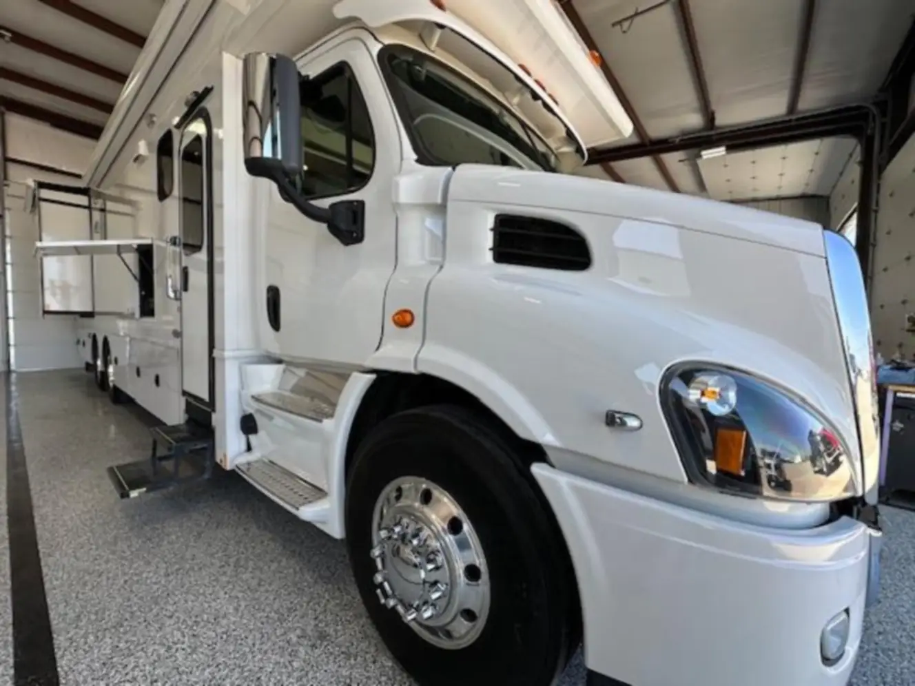 A photo of this 2019 Renegade CLASSIC 41CRW