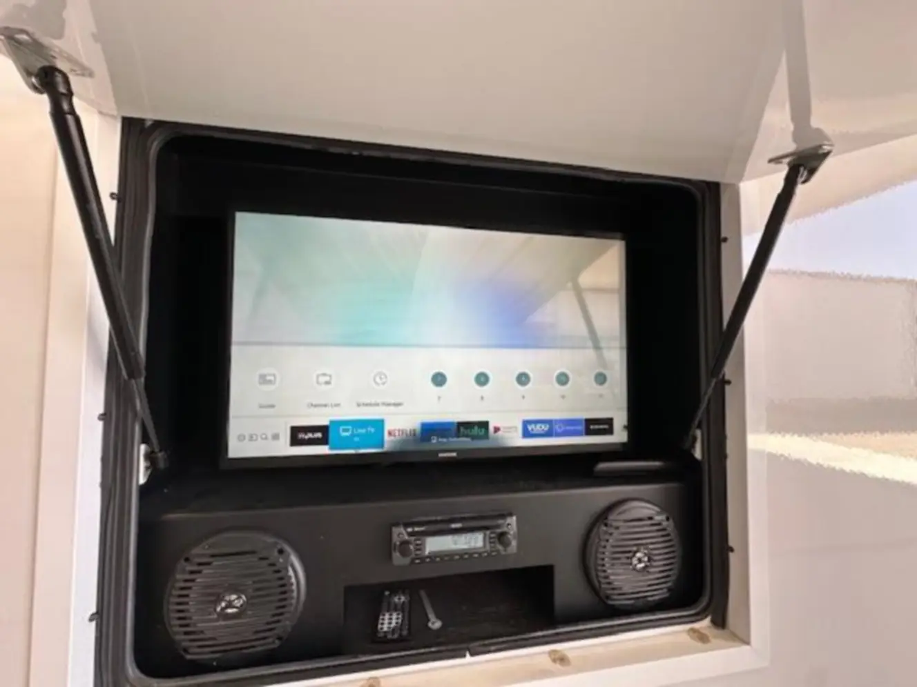 A photo of this 2019 Renegade CLASSIC 41CRW