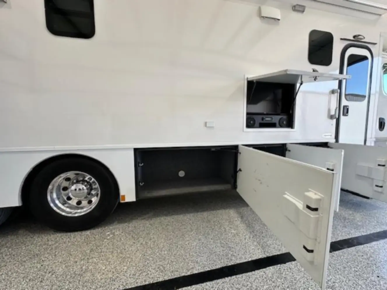 A photo of this 2019 Renegade CLASSIC 41CRW