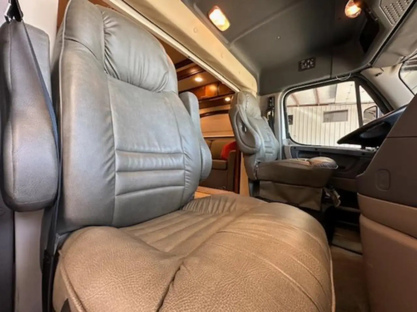 A photo of this 2019 Renegade CLASSIC 41CRW