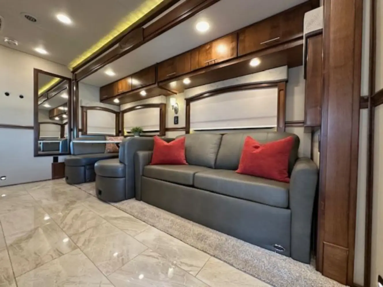 A photo of this 2019 Renegade CLASSIC 41CRW