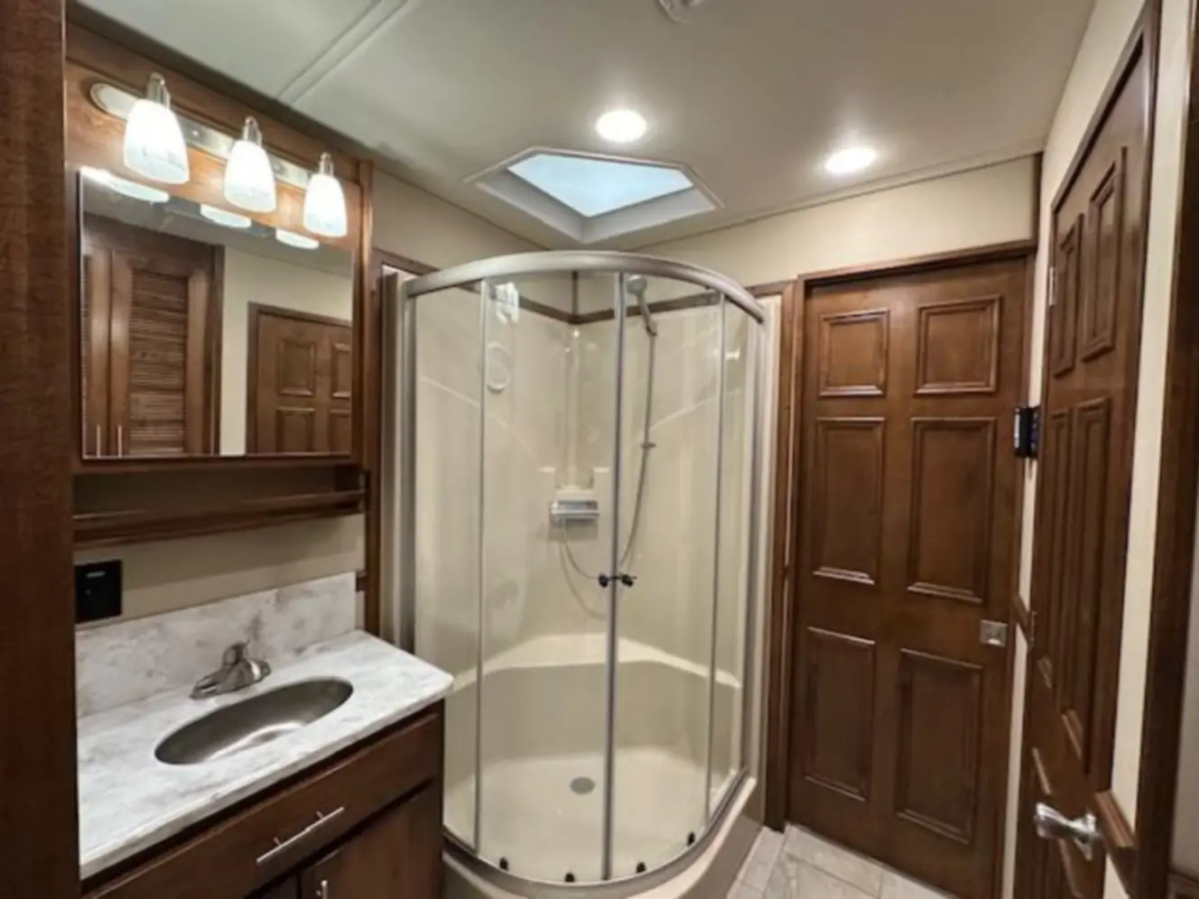 A photo of this 2019 Renegade CLASSIC 41CRW