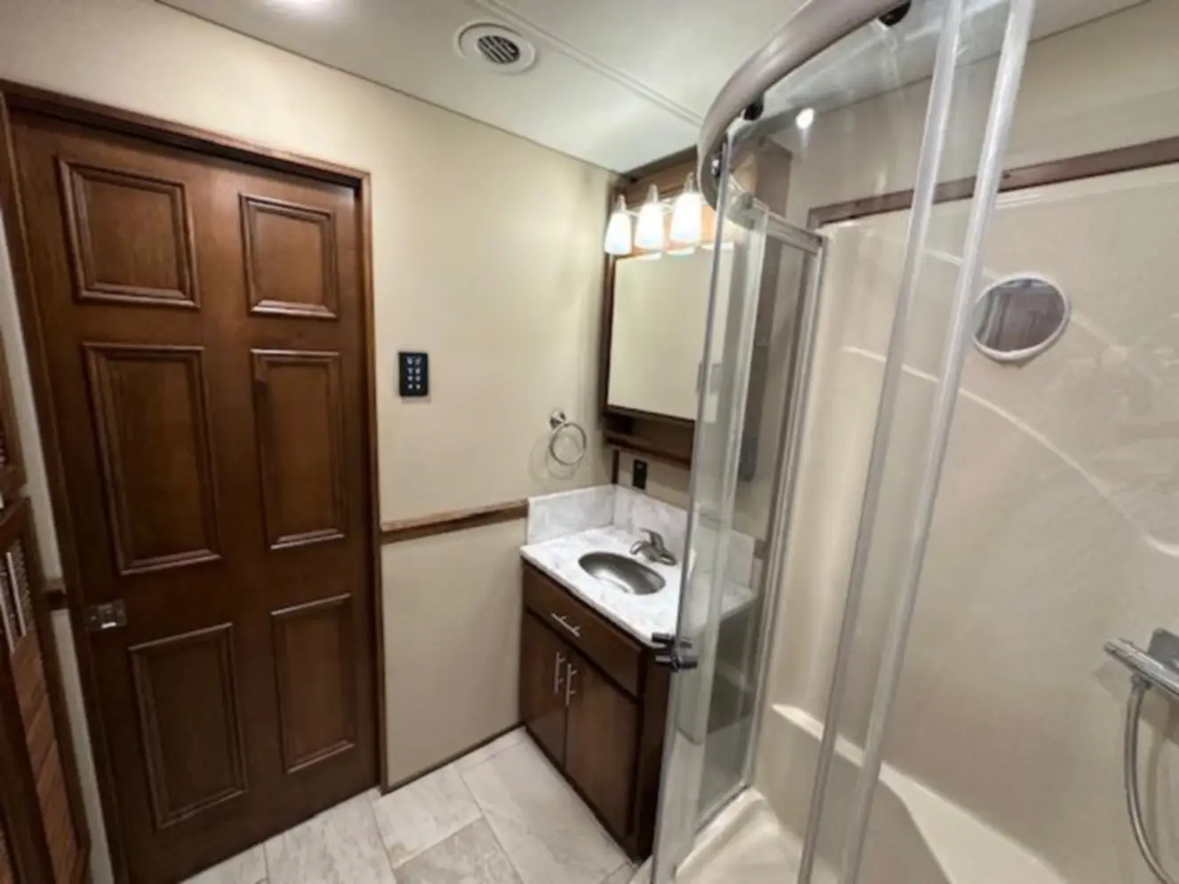 A photo of this 2019 Renegade CLASSIC 41CRW