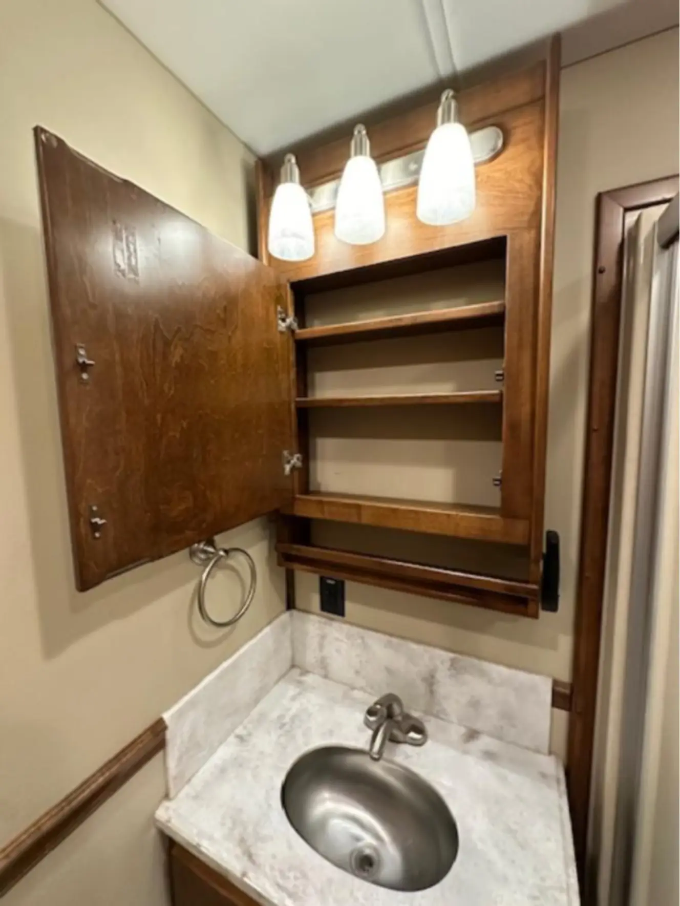 A photo of this 2019 Renegade CLASSIC 41CRW