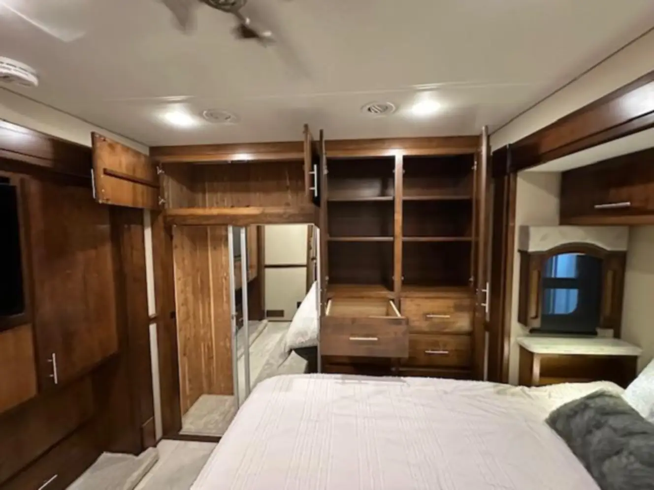 A photo of this 2019 Renegade CLASSIC 41CRW