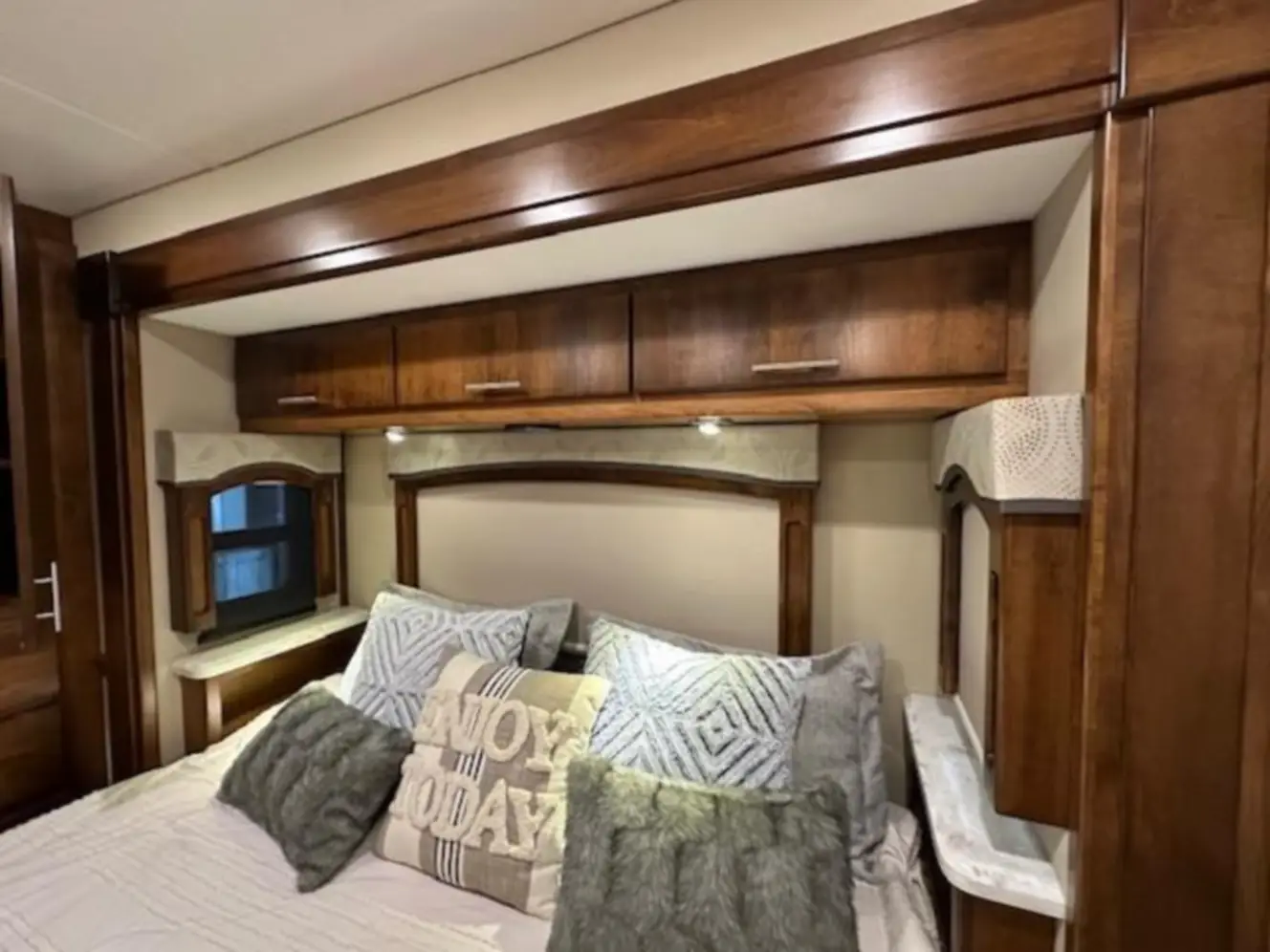 A photo of this 2019 Renegade CLASSIC 41CRW