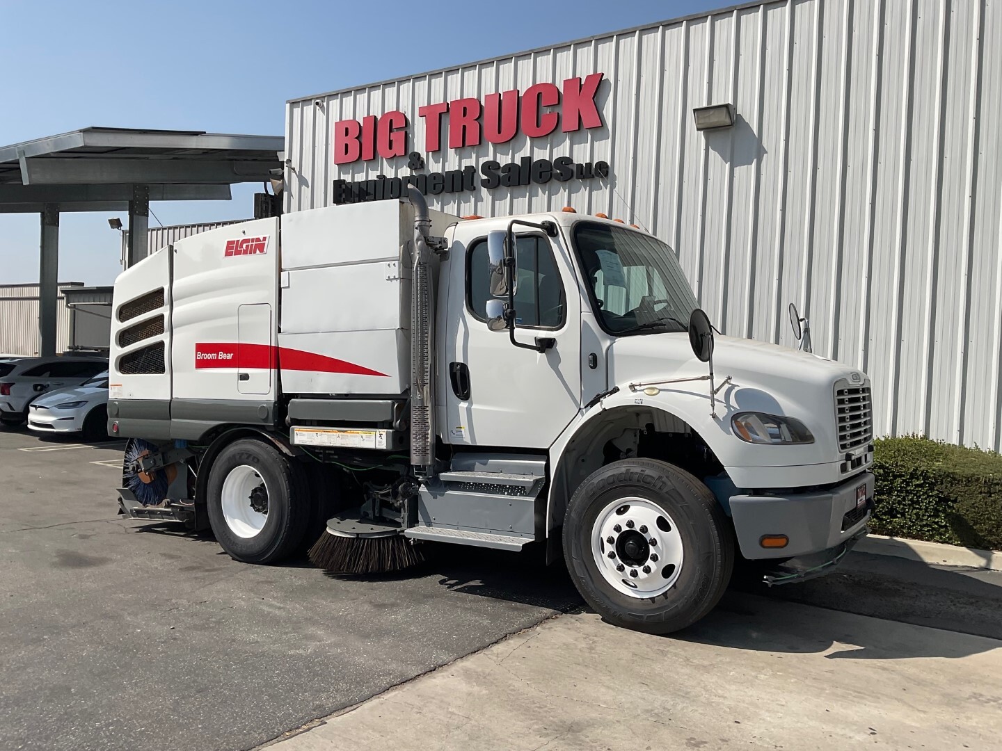 2014 FREIGHTLINER BUSINESS CLASS M2 106 in Fontana, CA