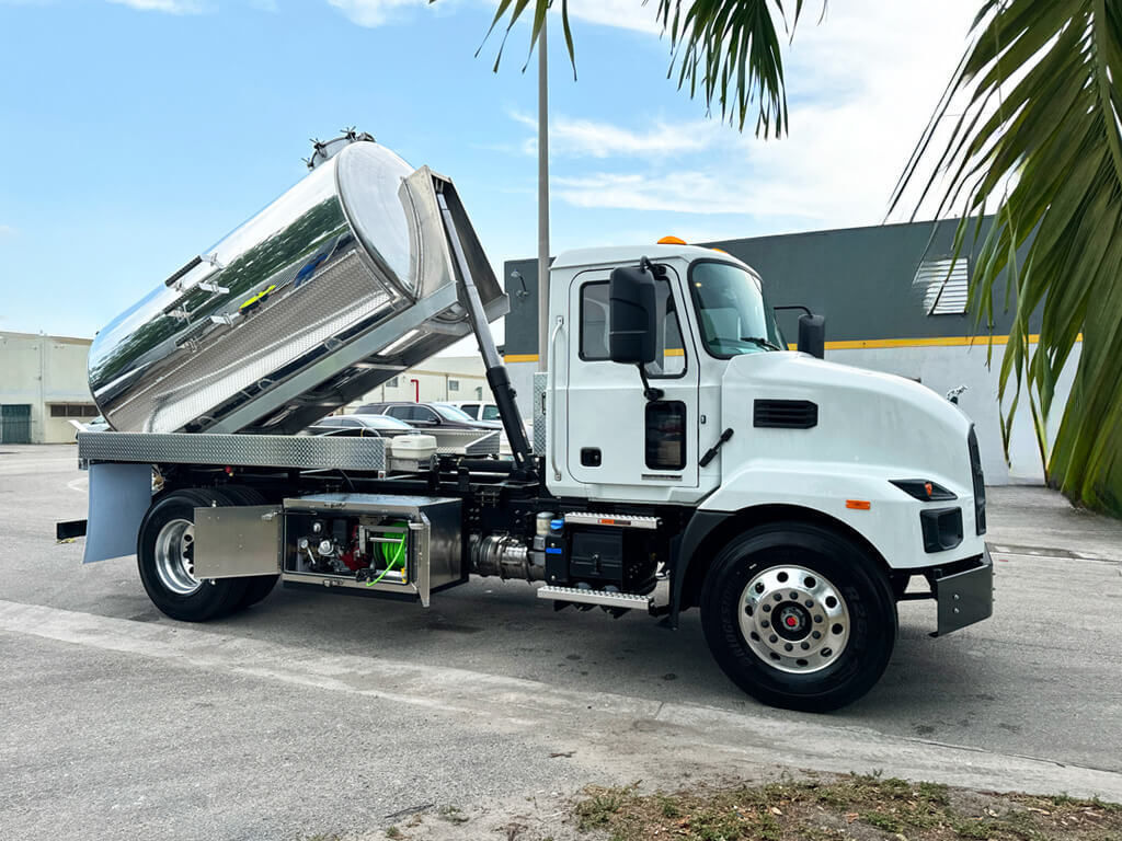 2025 MACK MD7 in Hialeah, FL
