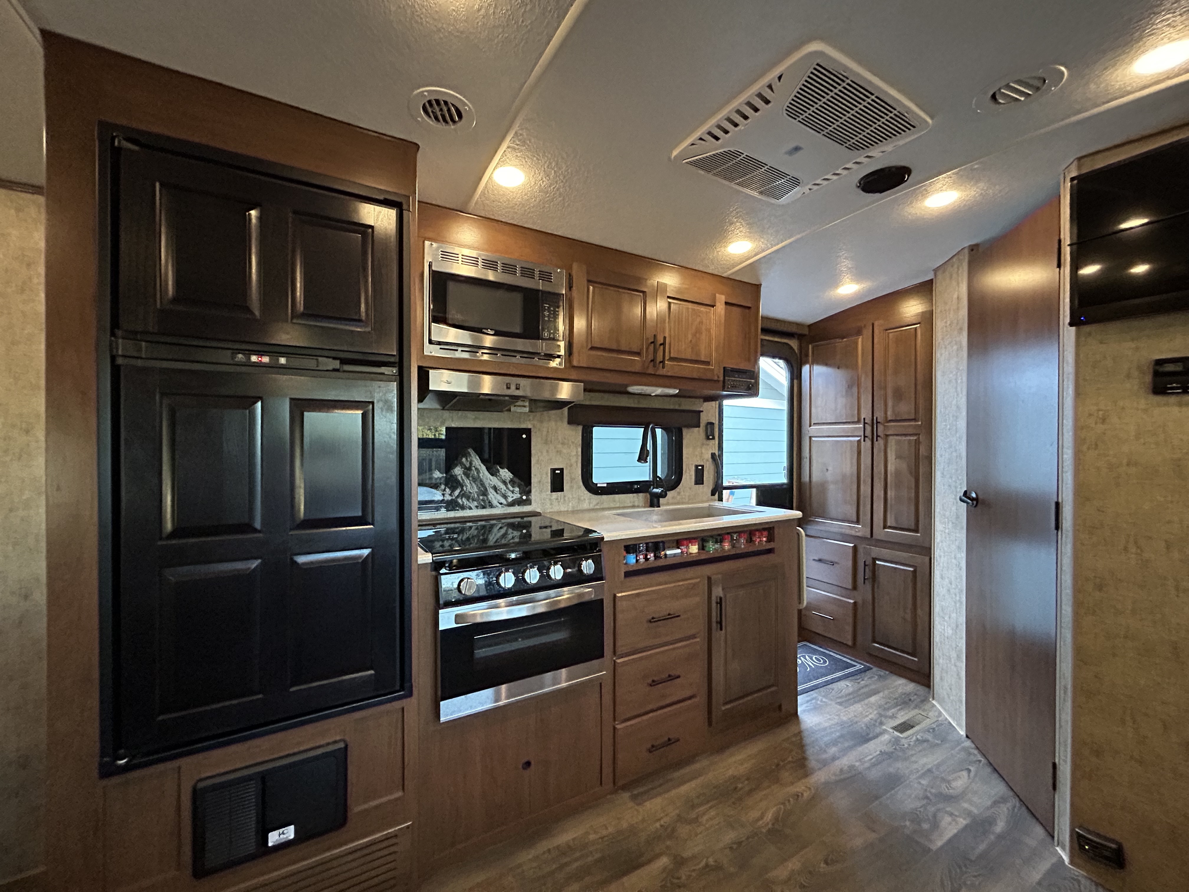 Used 2021 Outdoors Rv Manufacturing Creek Side 21 Rbs in Sebastopol, CA