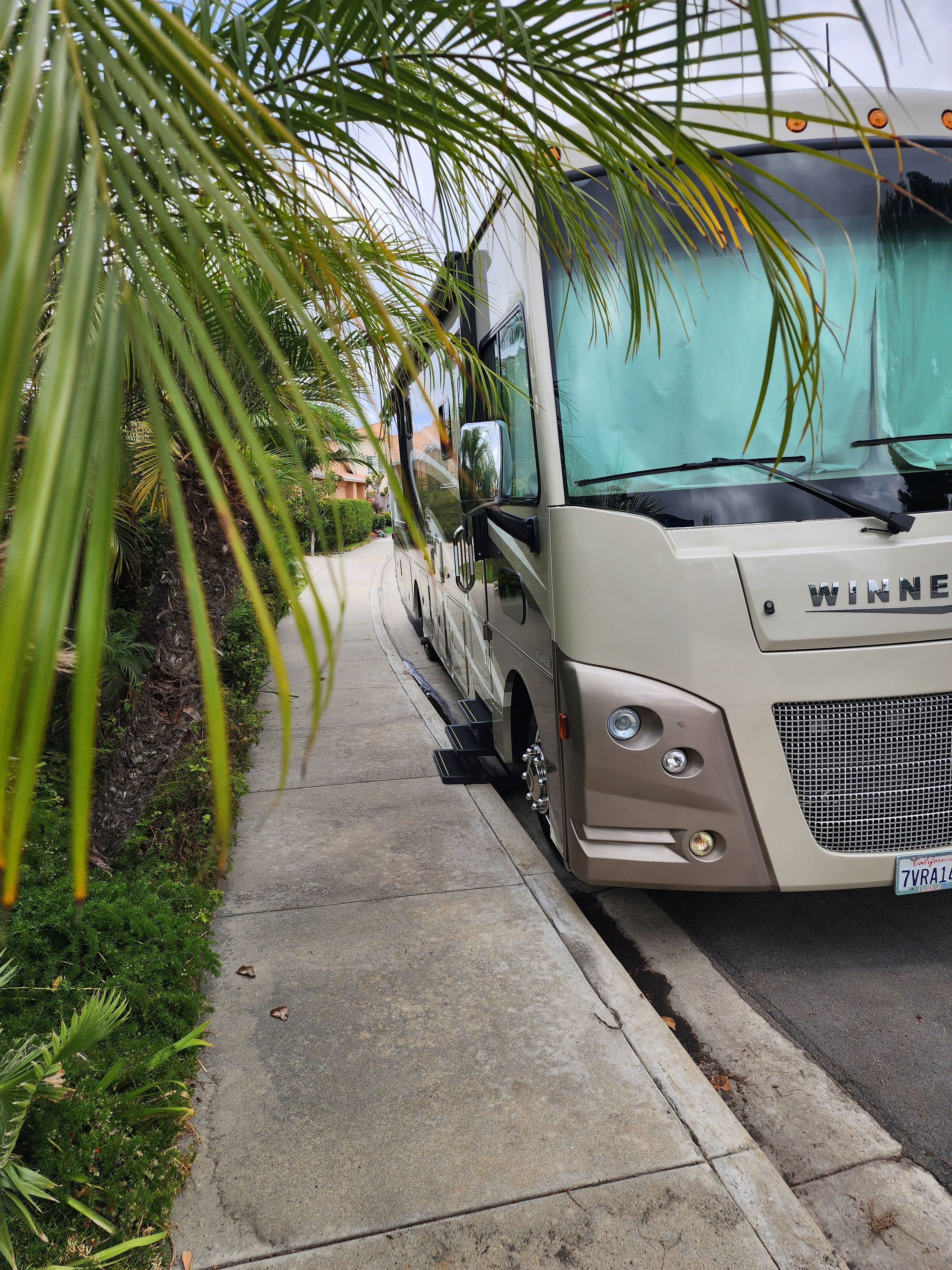 2017 Winnebago SUNSTAR LX 35F in vista CA