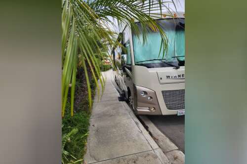 2017 Winnebago SUNSTAR LX 35F in vista CA