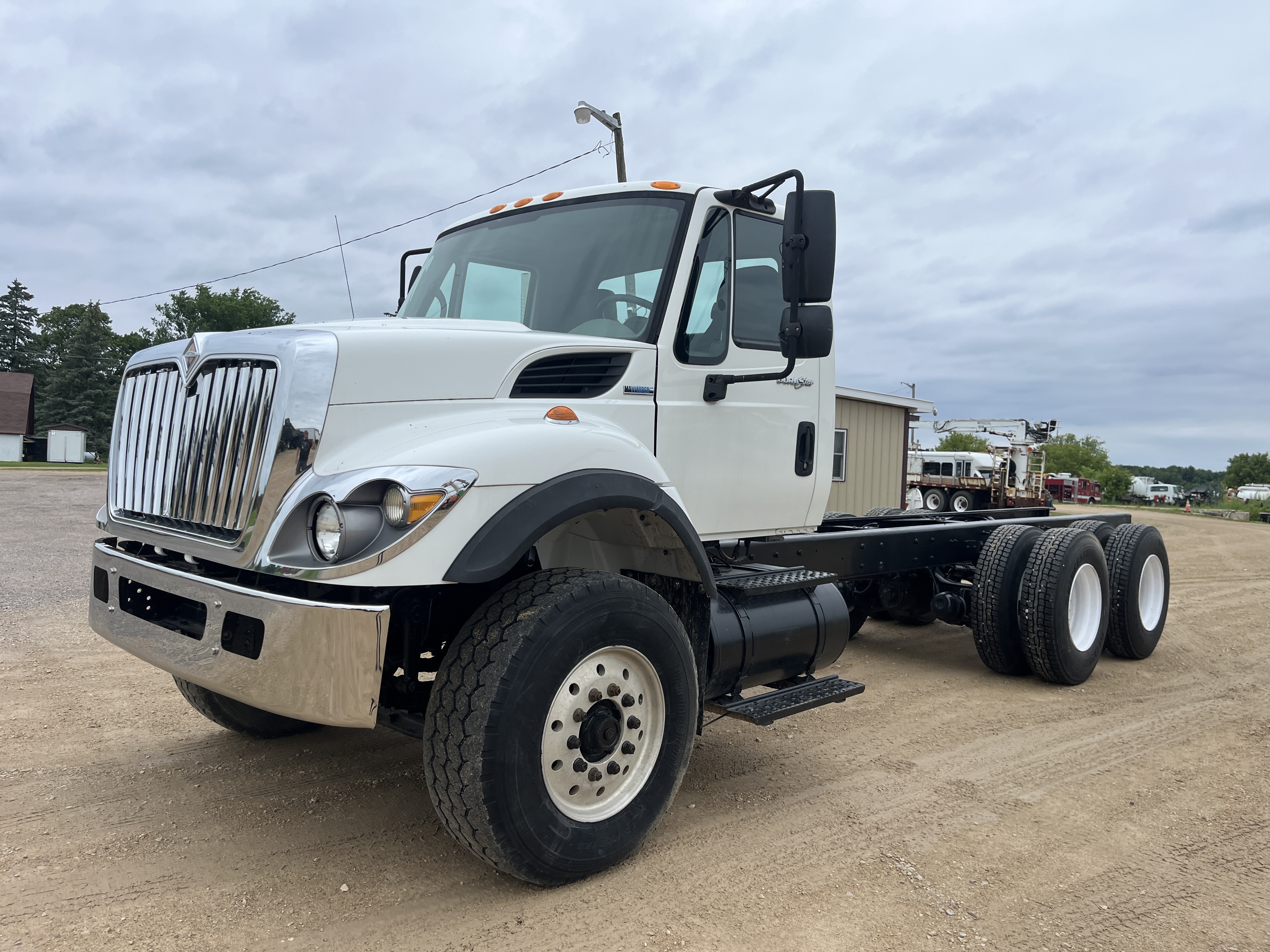 2009 INTERNATIONAL 7400 in Bonduel, WI