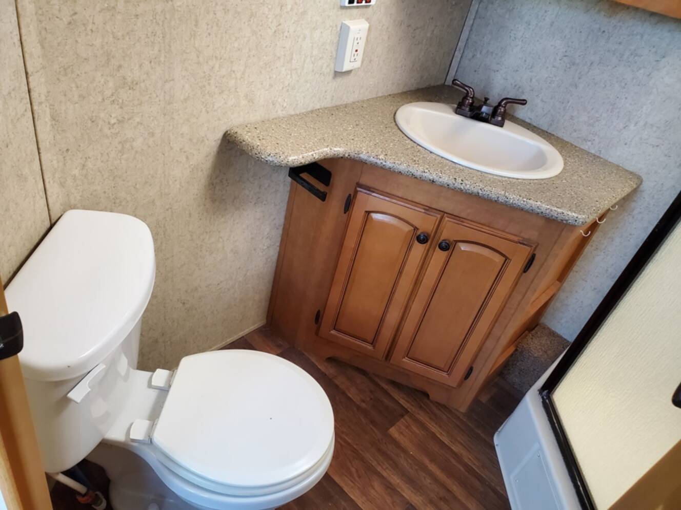 A photo of this 2011 Heartland COUNTRY RIDGE CR 40FKSS