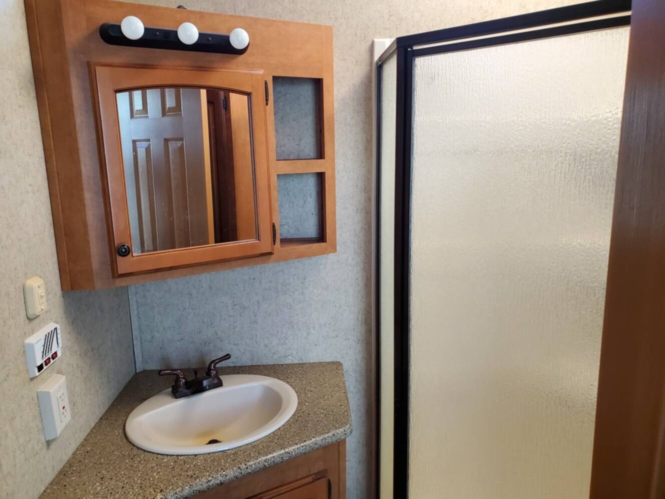 A photo of this 2011 Heartland COUNTRY RIDGE CR 40FKSS