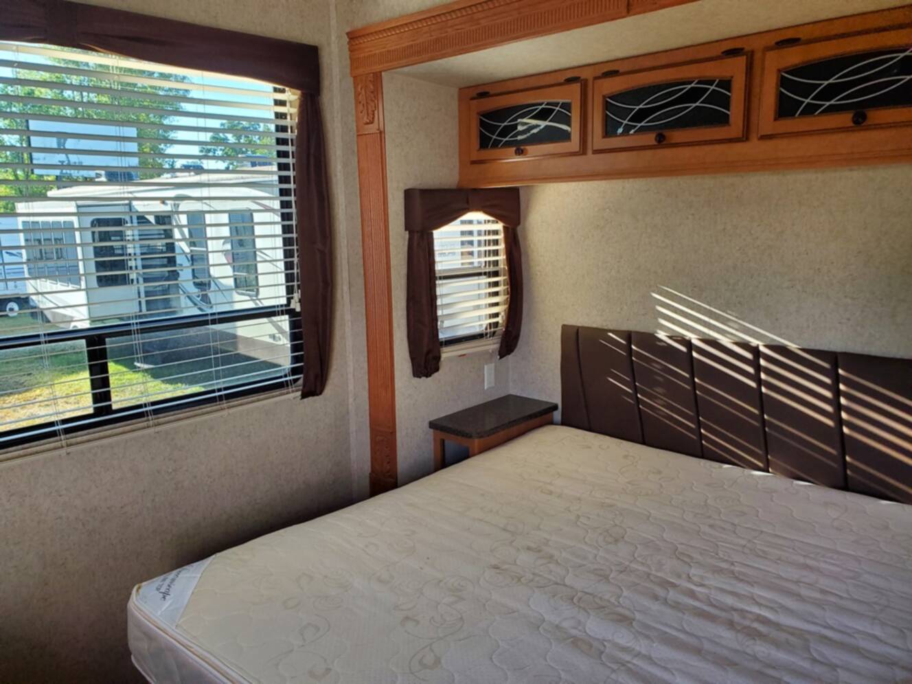 A photo of this 2011 Heartland COUNTRY RIDGE CR 40FKSS