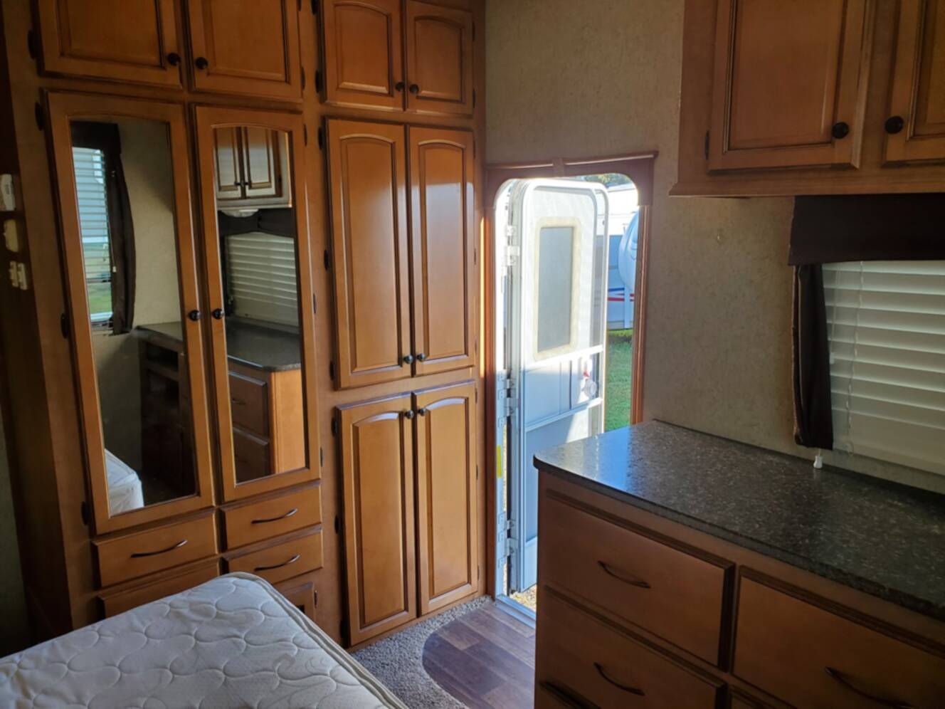 A photo of this 2011 Heartland COUNTRY RIDGE CR 40FKSS