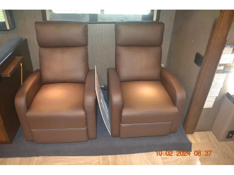 2019 Thor Motor Coach Aria 3901