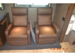 2019 Thor Motor Coach Aria 3901