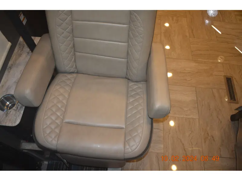 2019 Thor Motor Coach Aria 3901