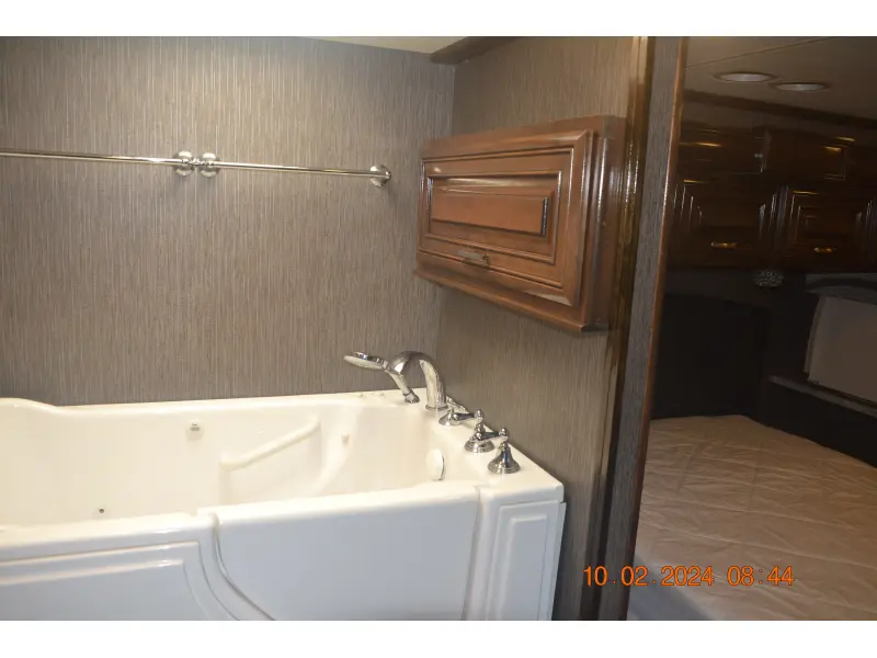 2019 Thor Motor Coach Aria 3901