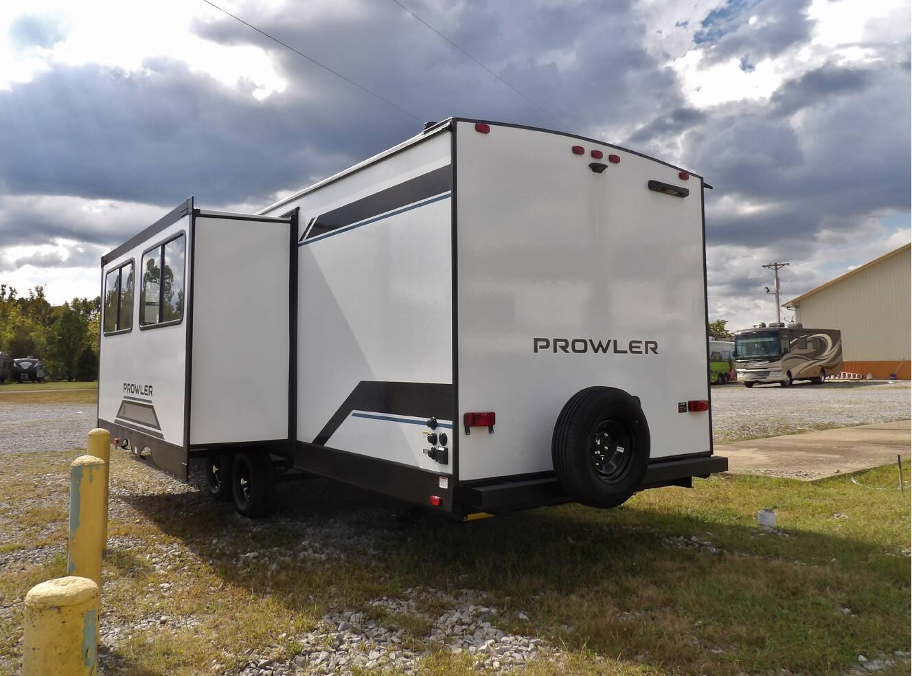 A photo of this 2025 Heartland PROWLER 3211BH