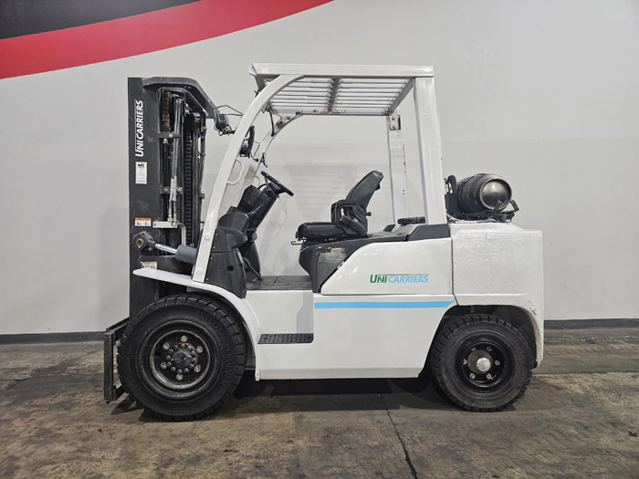 2015 NISSAN PF100 in Cary, IL