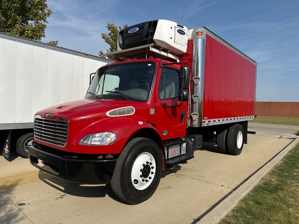 2018 FREIGHTLINER BUSINESS CLASS M2 106 in Bensenville, IL