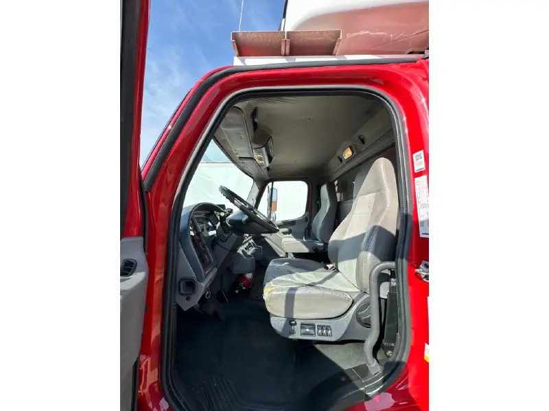 2018 FREIGHTLINER BUSINESS CLASS M2 106