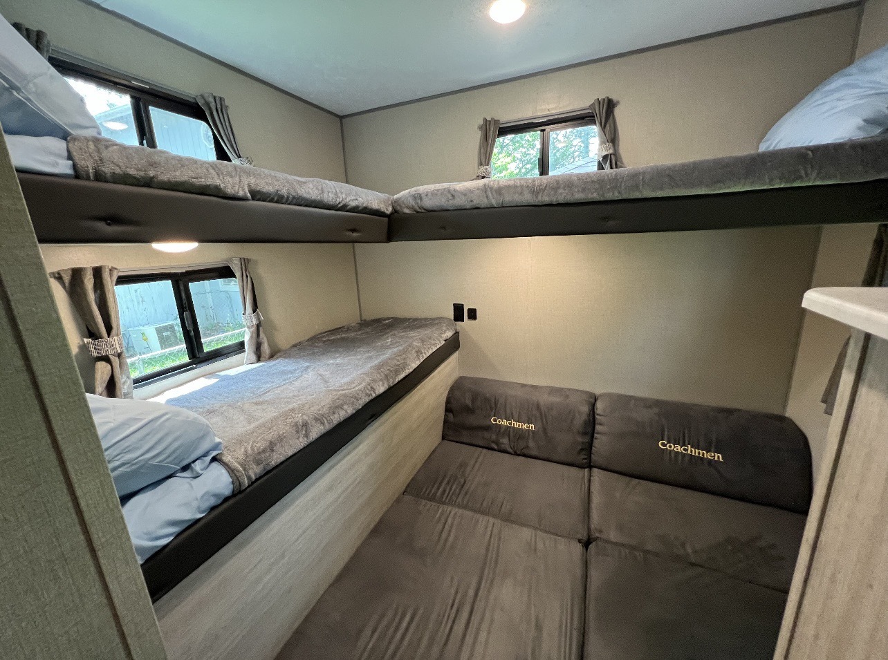 Used 2022 Coachmen Catalina Legacy Edition 293qbck in Farmington, MO