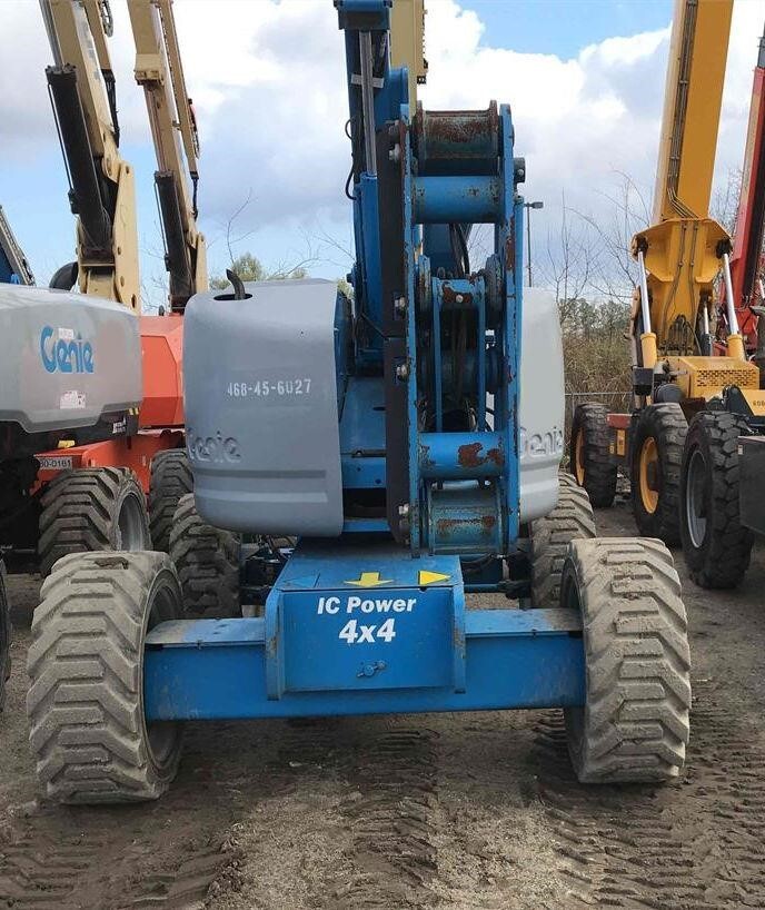 2006 Genie Used 2006 GENIE Articulated Boom Lift Pendleton, SC