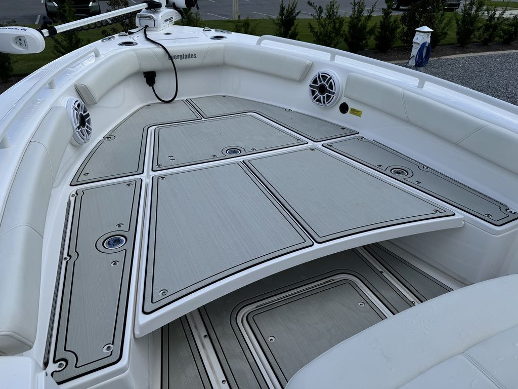 Used 2023 Everglades 243CC Nan For Sale in Port Saint Joe, FL