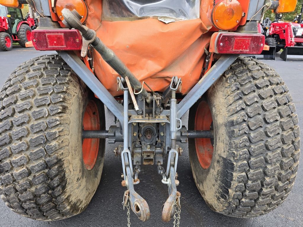 Used 2004 Kubota B7800 Hydrostatic Tractor With Curtis Cab, Loader And