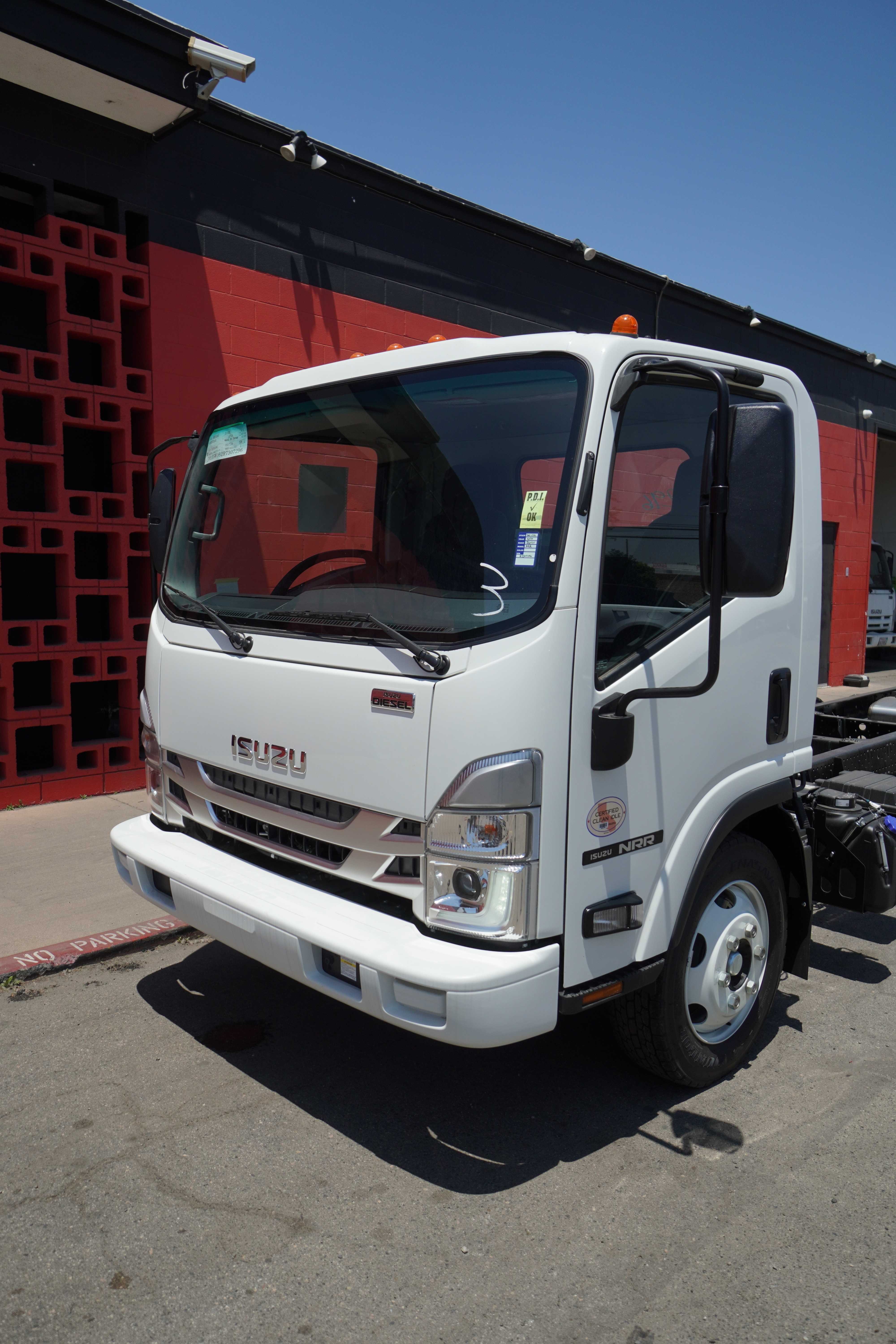 2024 ISUZU NRR in Corona, CA