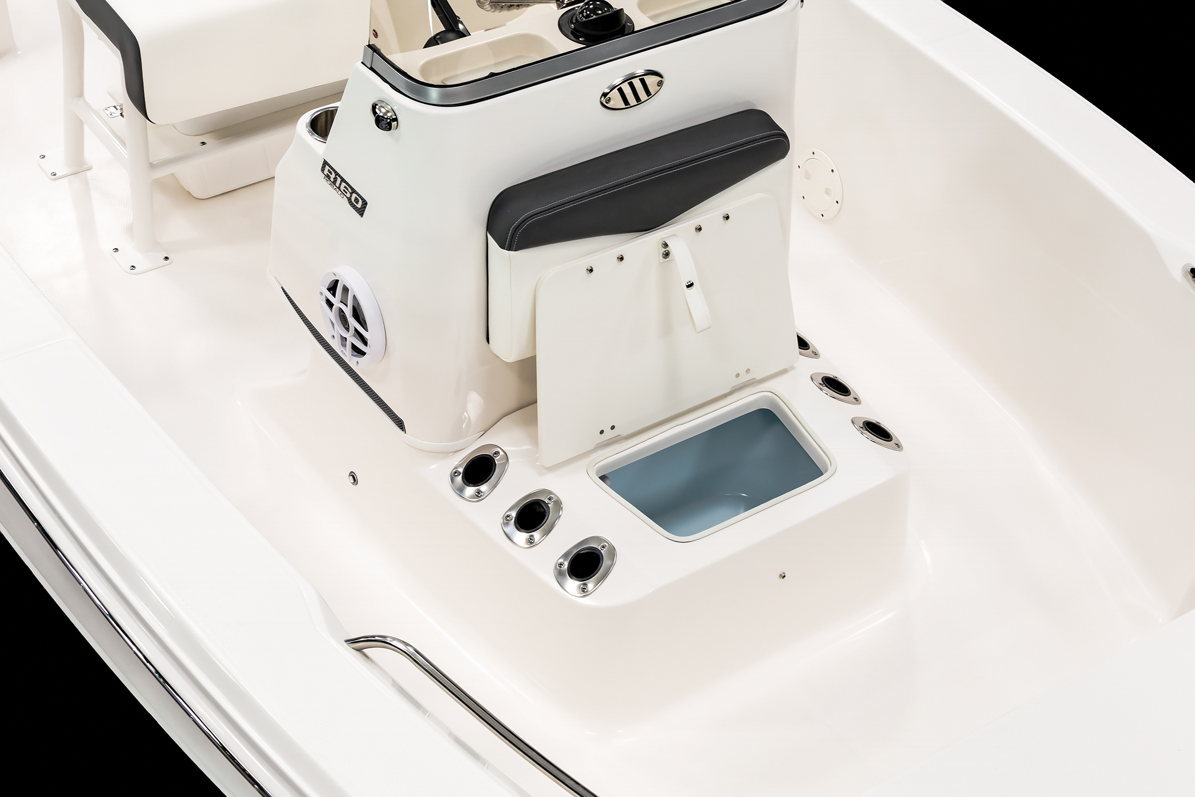 New 2025 Robalo R160 R160 For Sale in Colchester, VT 5033750112