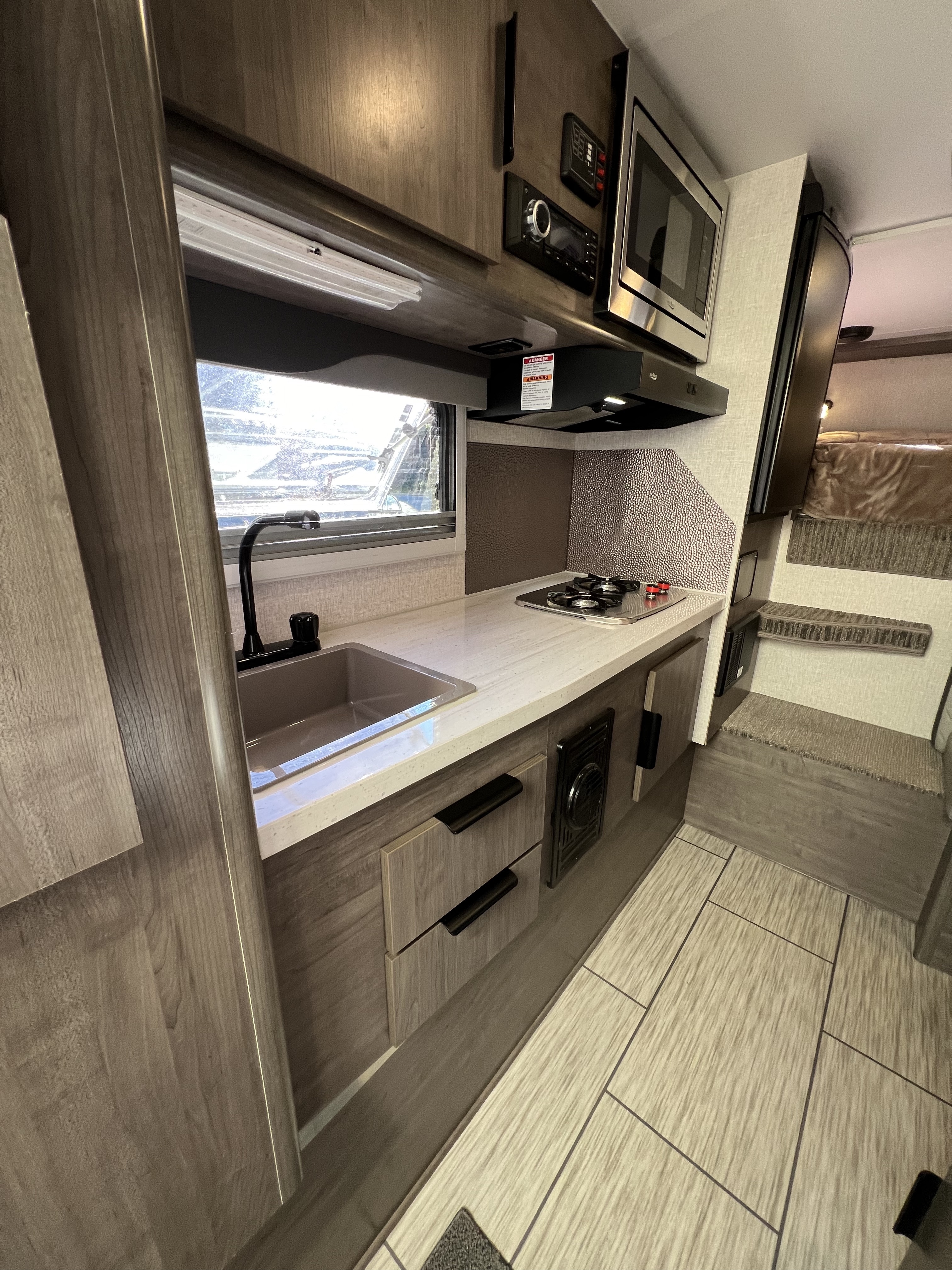 Used 2022 Lance 825 Truck Camper in Warrenton, VA 5033763395 RV Trader