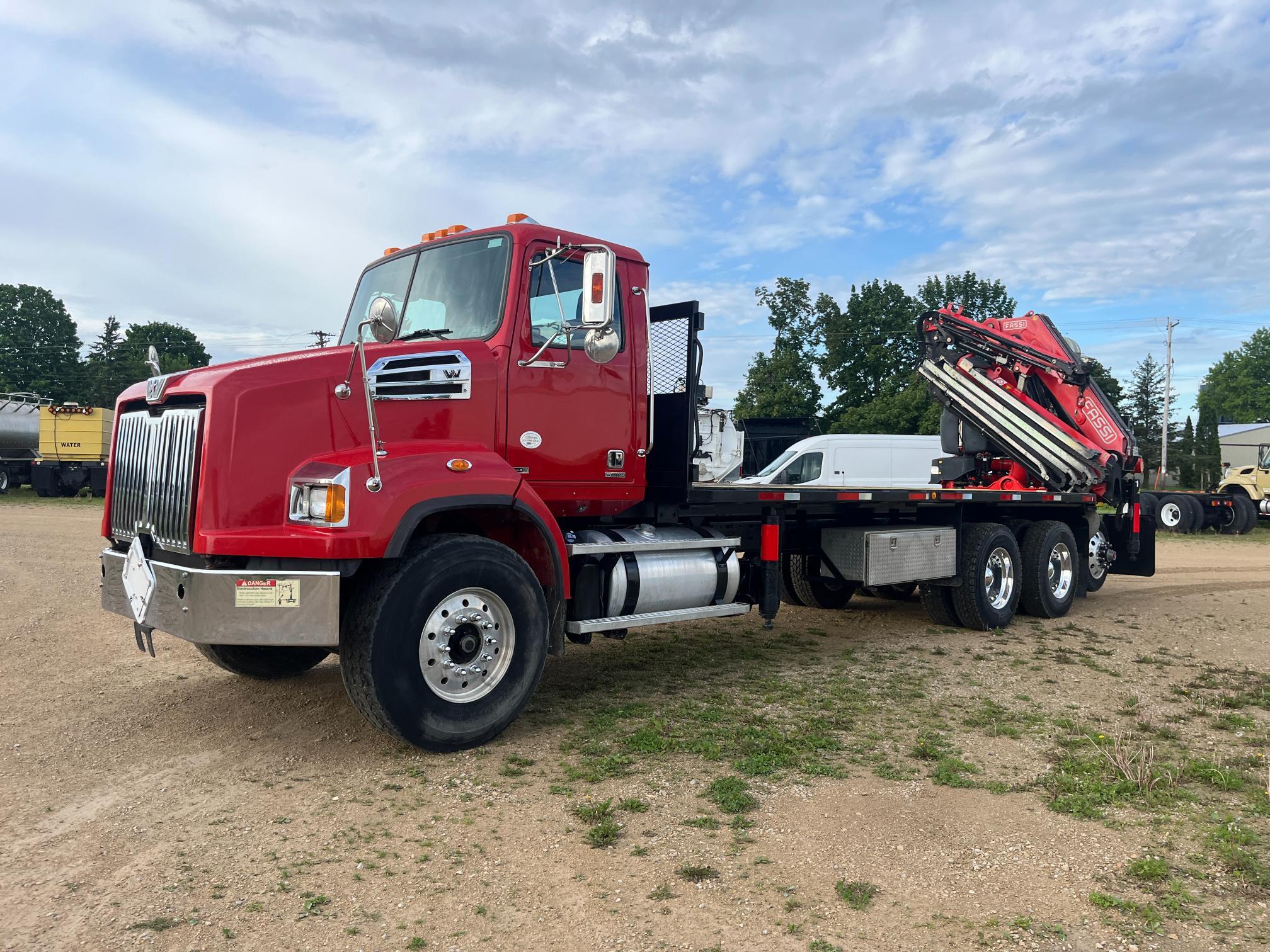 Western Star 4700SB Crane Truck For Sale - Commercial Truck