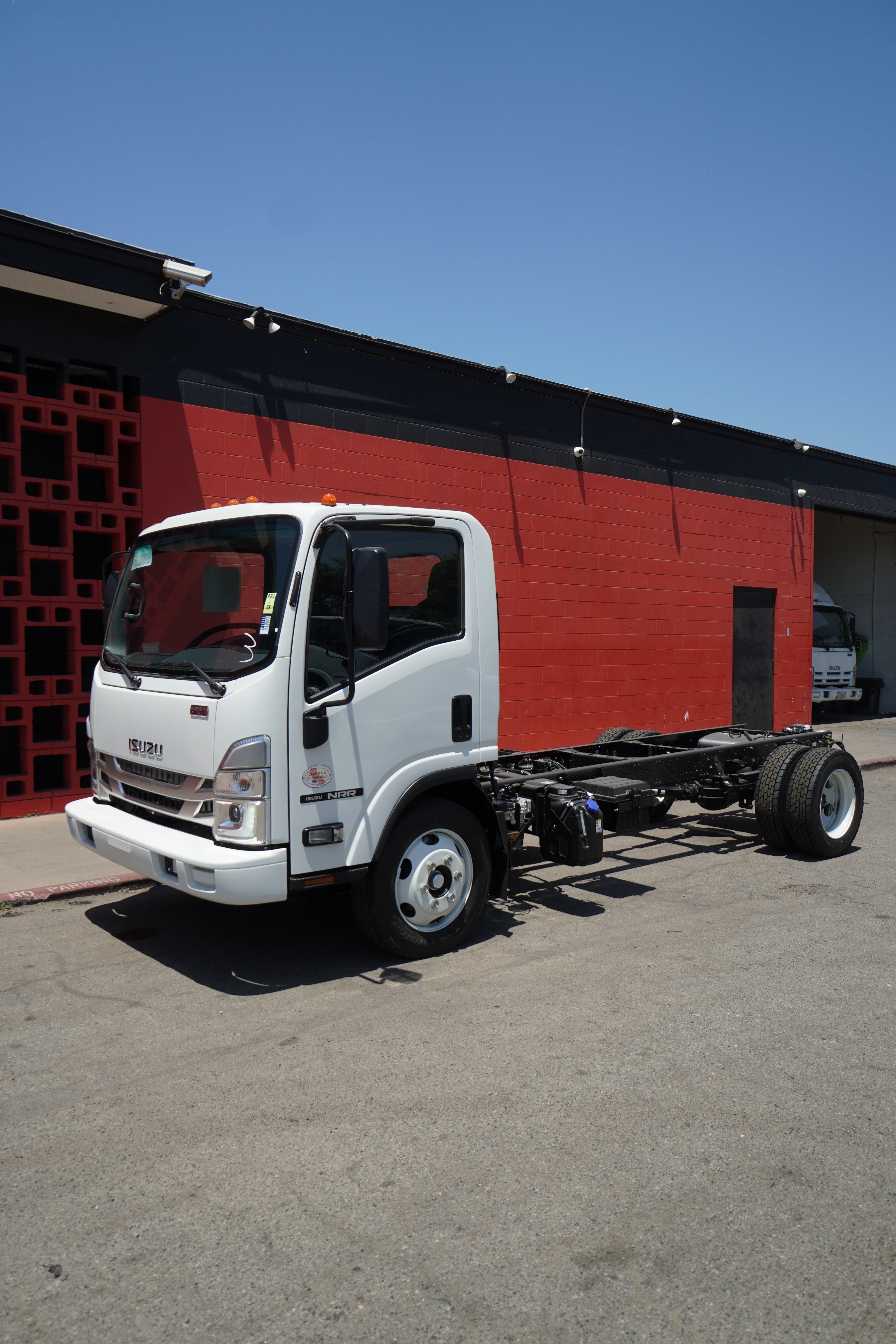 2024 ISUZU NRR in Corona, CA