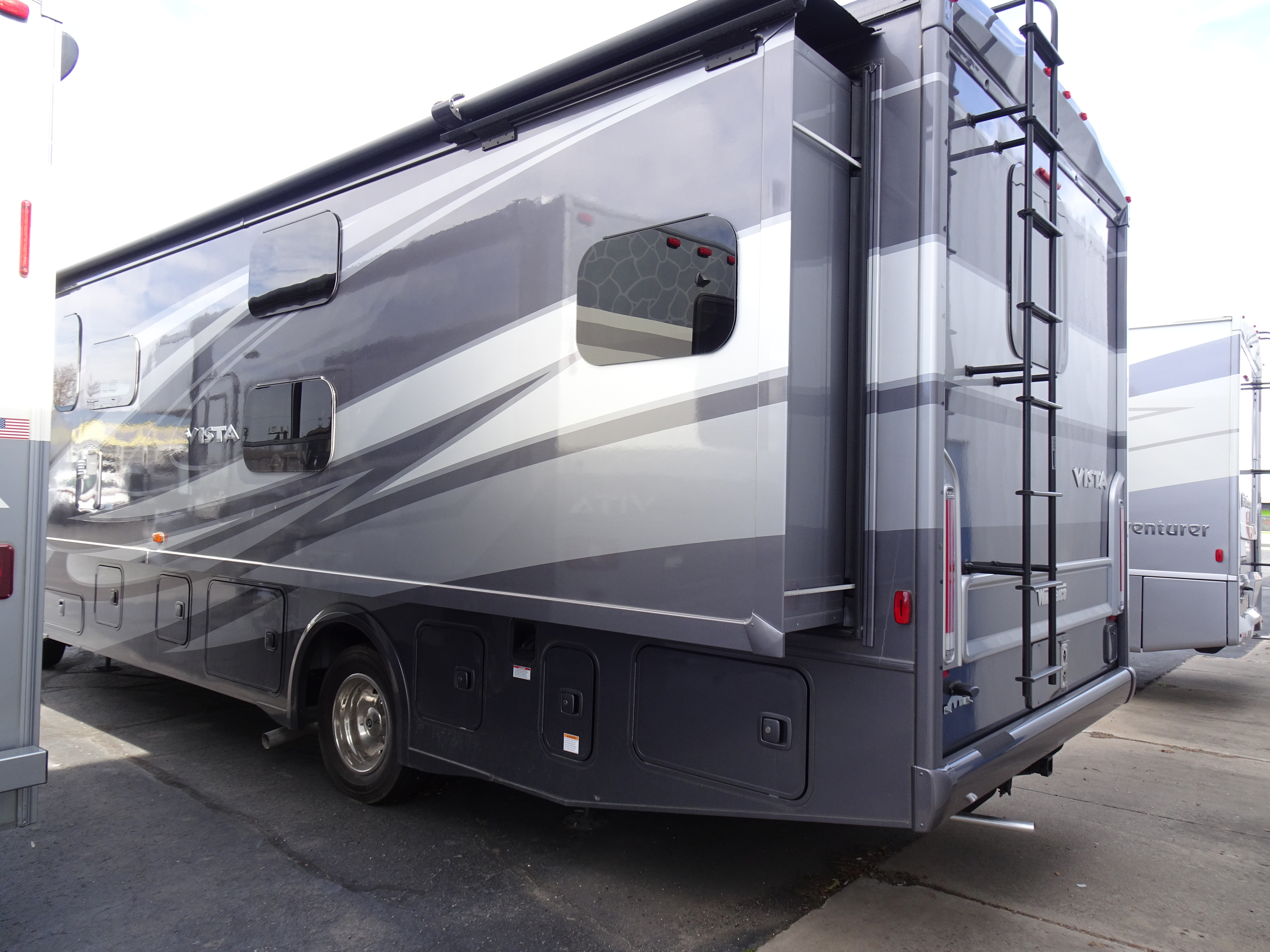 2025 Winnebago vista 31b