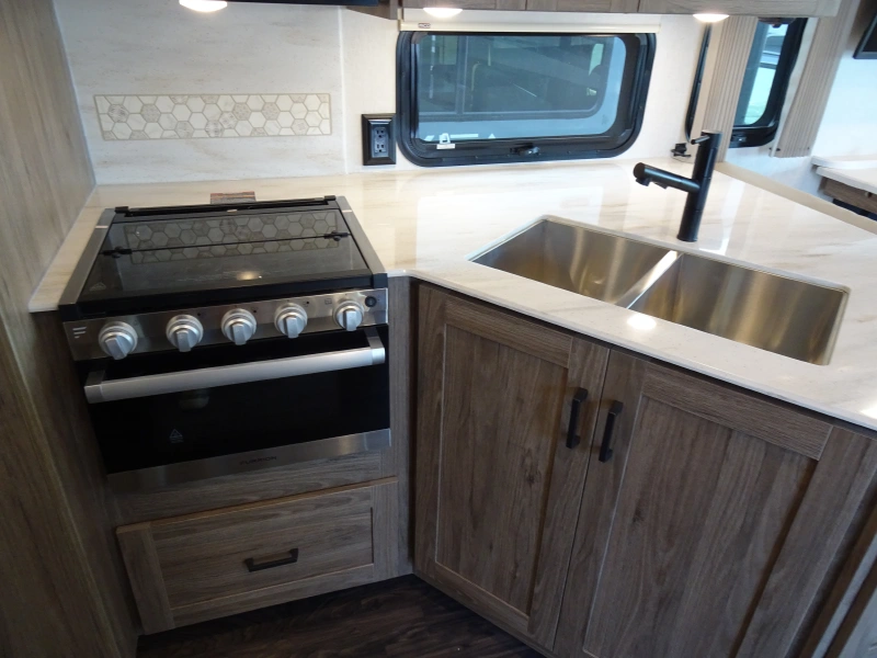 2025 WINNEBAGO VISTA 31B