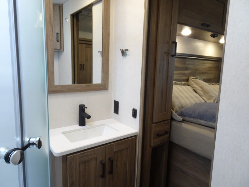 2025 WINNEBAGO VISTA 31B