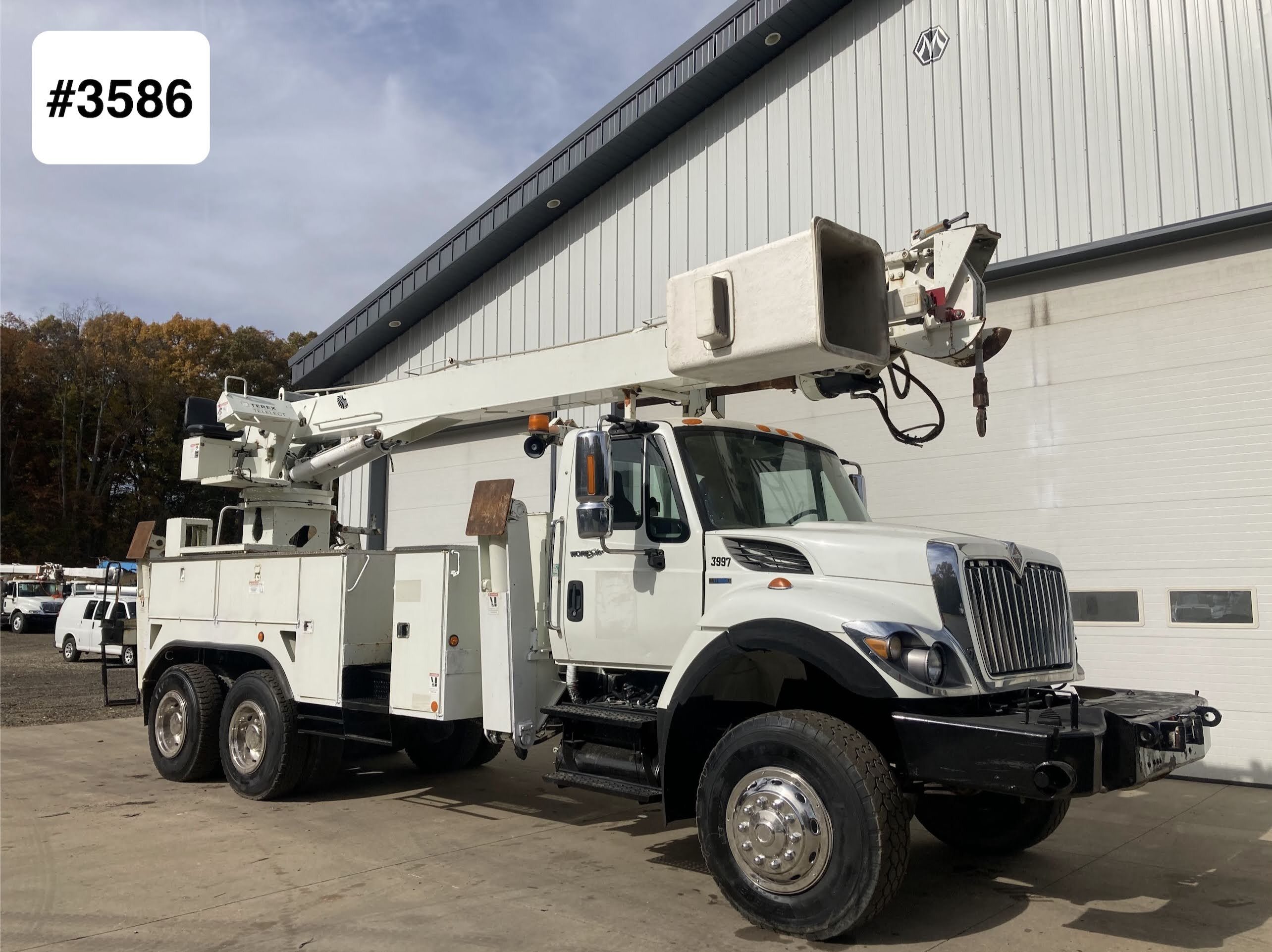 2009 INTERNATIONAL 7400 in Battle Creek, MI