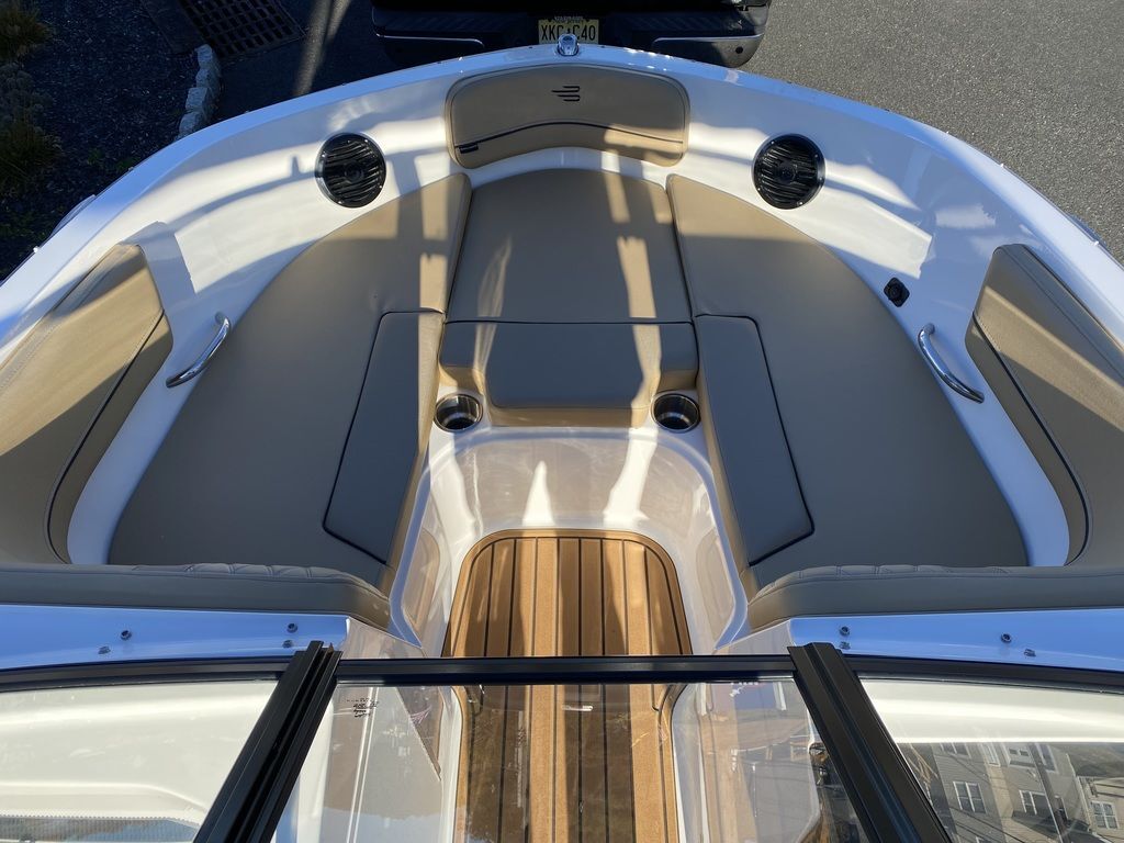 New 2025 Bayliner VR5 For Sale in Lake Hopatcong, NJ 5033779606