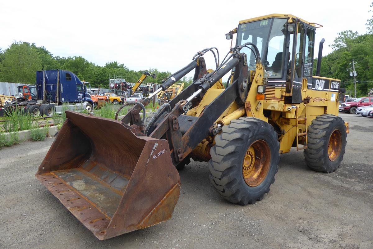 1993 CATERPILLAR IT28F in Sparrow Bush, NY