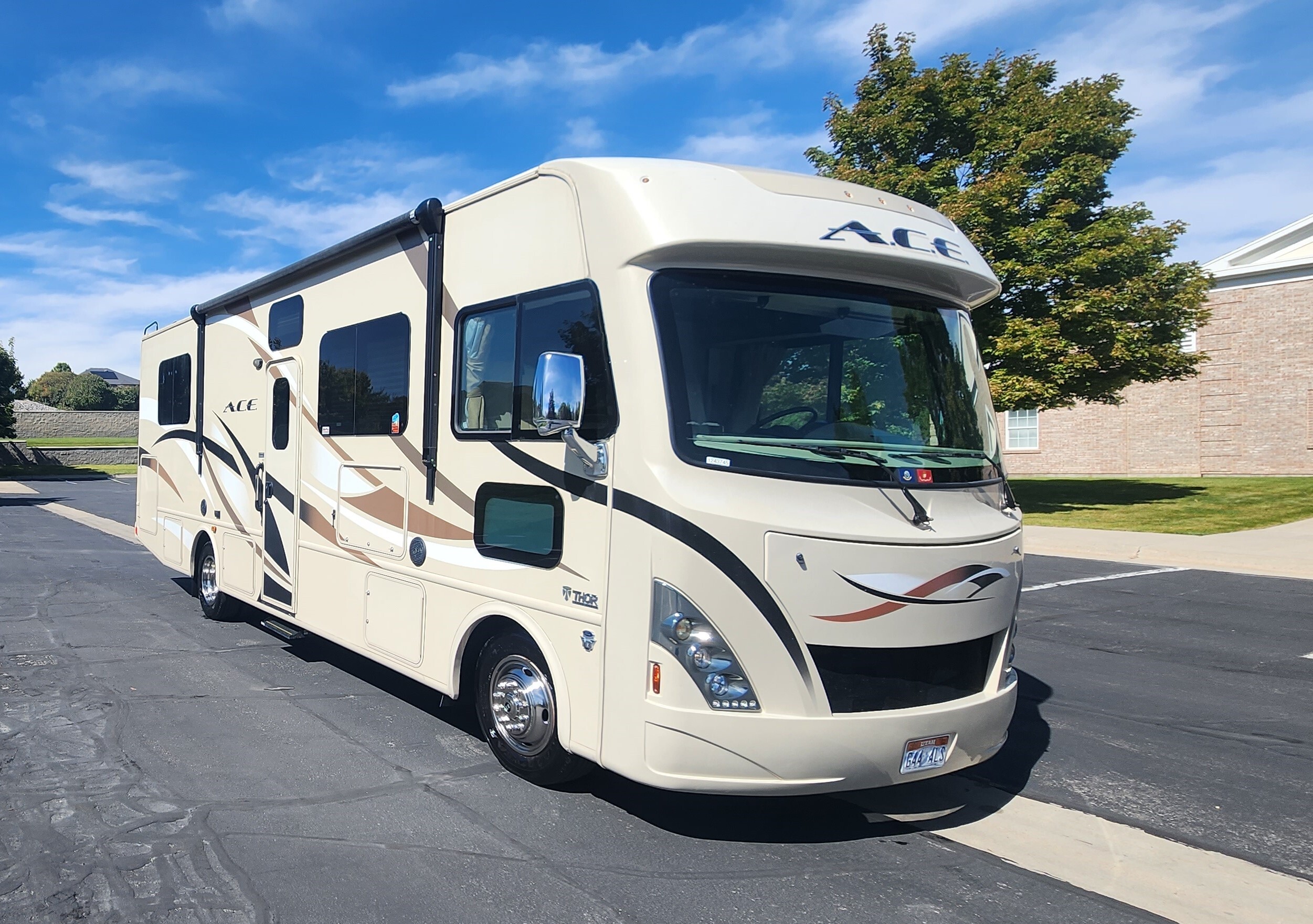 Used 2016 Thor Motor Coach A.c.e. 29.2 in Salt Lake City, UT