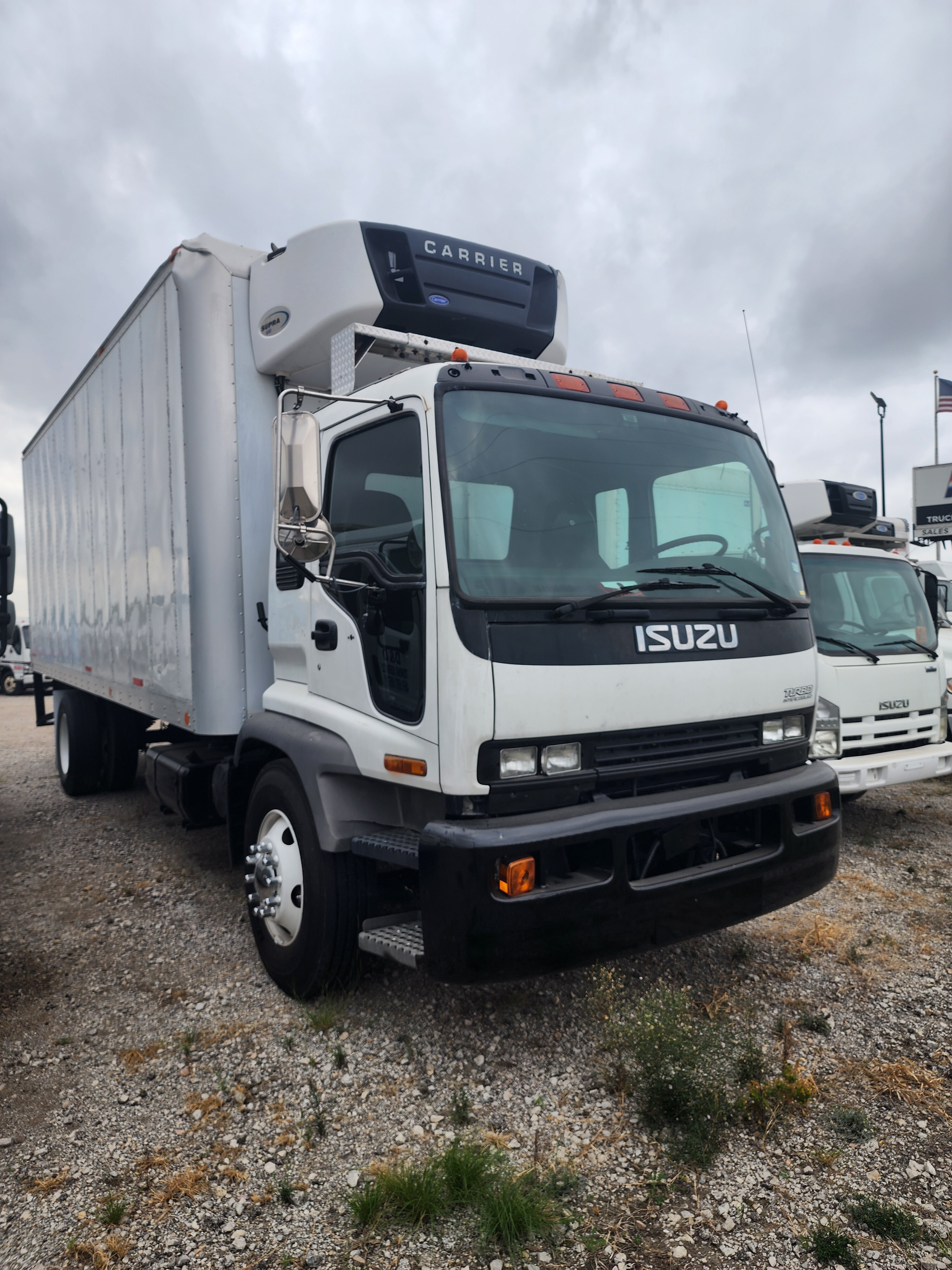 2007 GMC T6500 24' REEFER CARRIER in Rockwall, TX