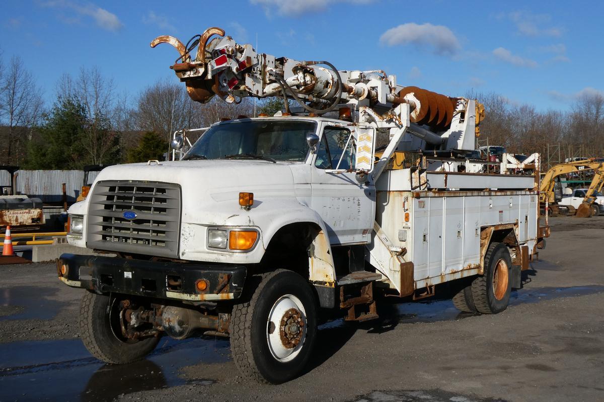 1995 FORD F800 in Sparrowbush, NY