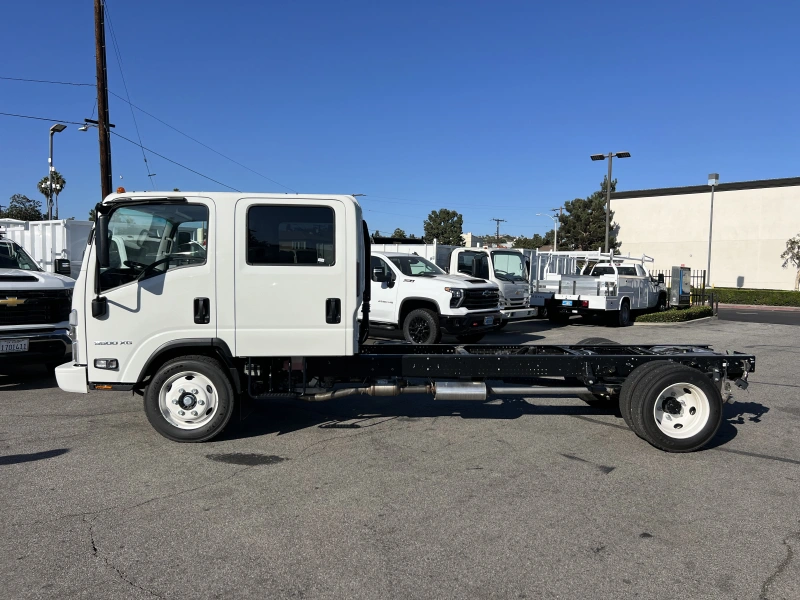 2025 ISUZU NRR GAS