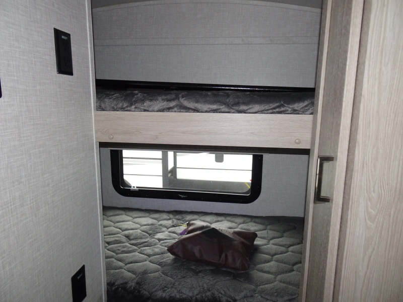 2022 FLAGSTAFF E-PRO 16BH